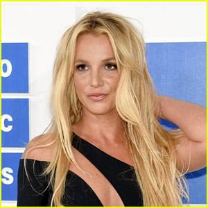 nude pictures of|Britney Spears poses fully nude in bed